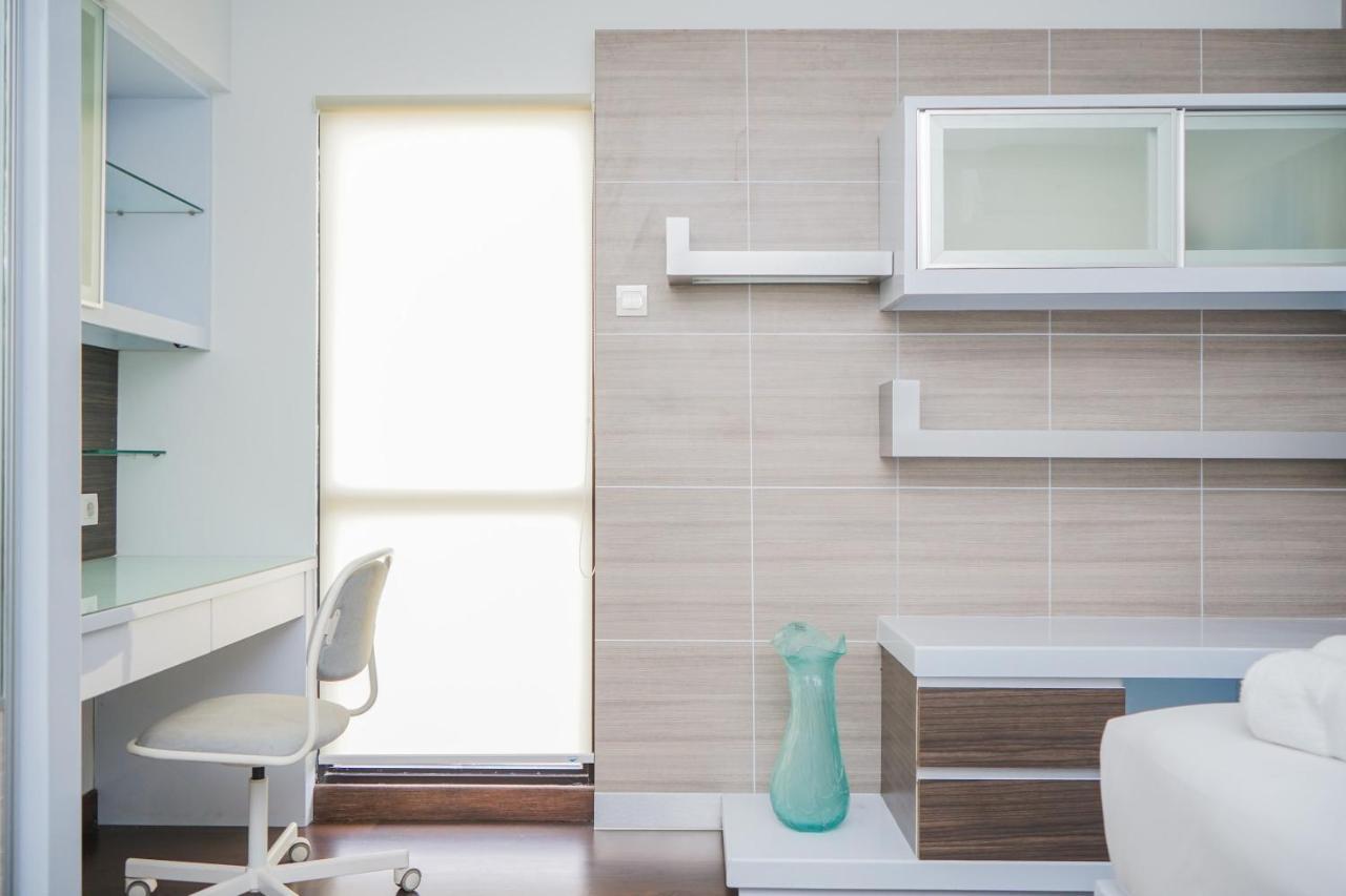 Homey And Modern Tamansari Semanggi 2Br Apartment By Travelio Jakarta Buitenkant foto
